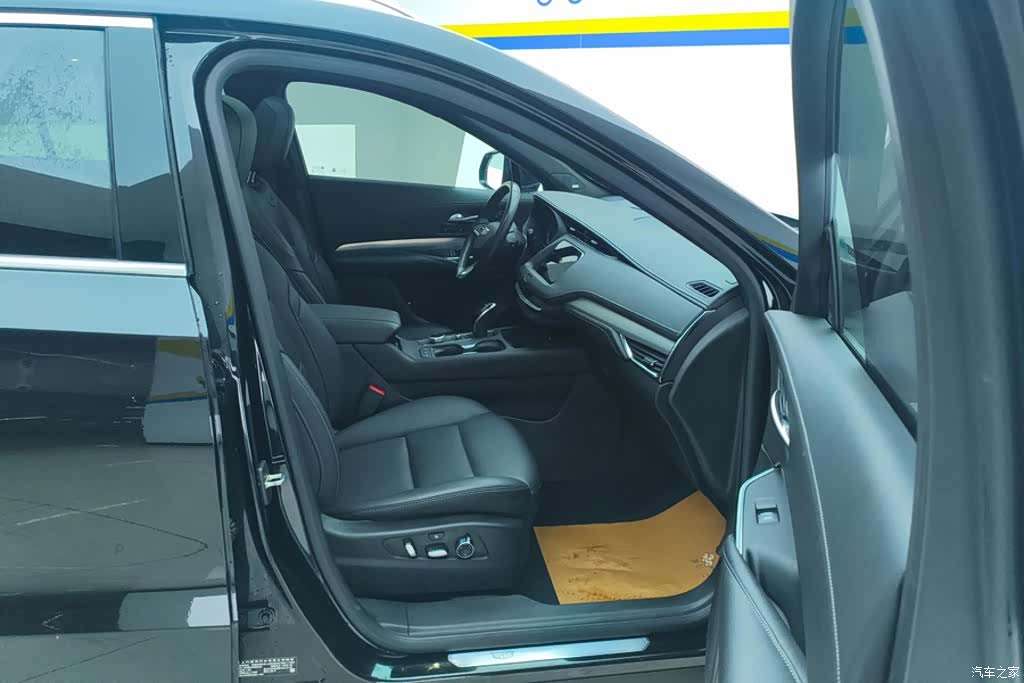 Cadillac XT4, 2023 8