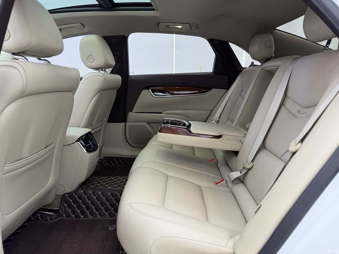 Cadillac XTS, 2016 7