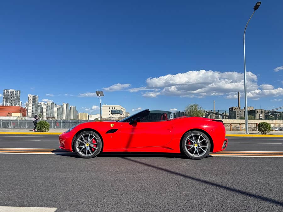 Ferrari California T 2011, фото 15