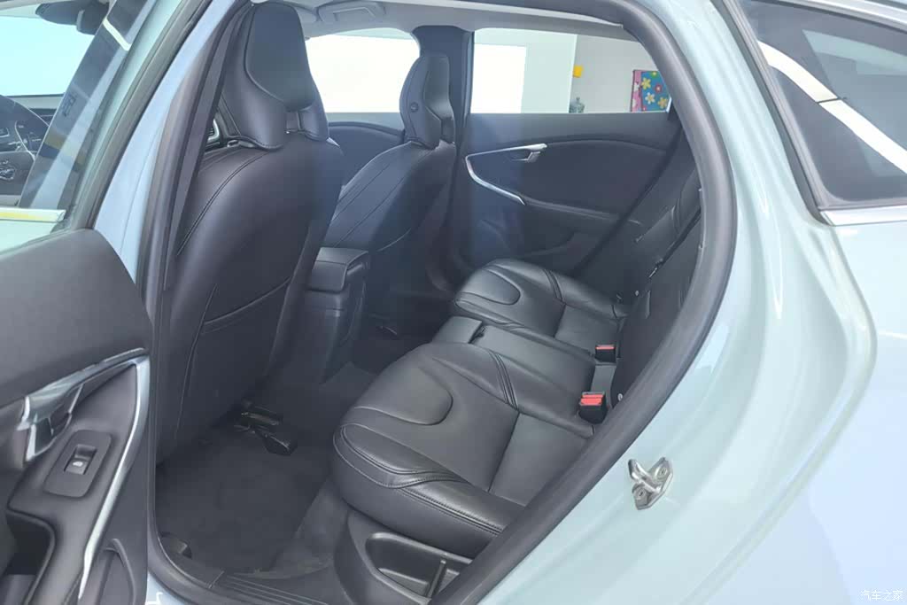Volvo V40, 2014 11