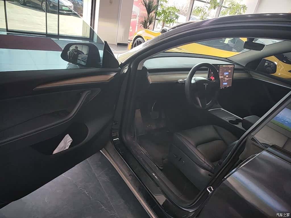 Tesla Model Y, 2022 16