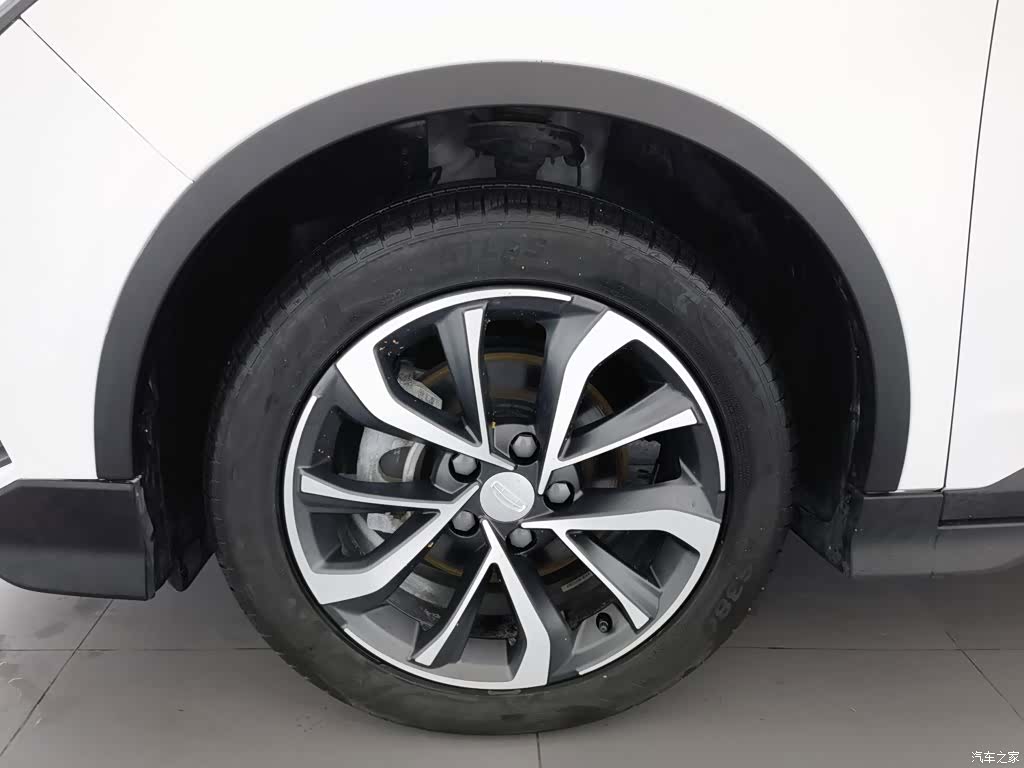 Geely Emgrand, 2023 17
