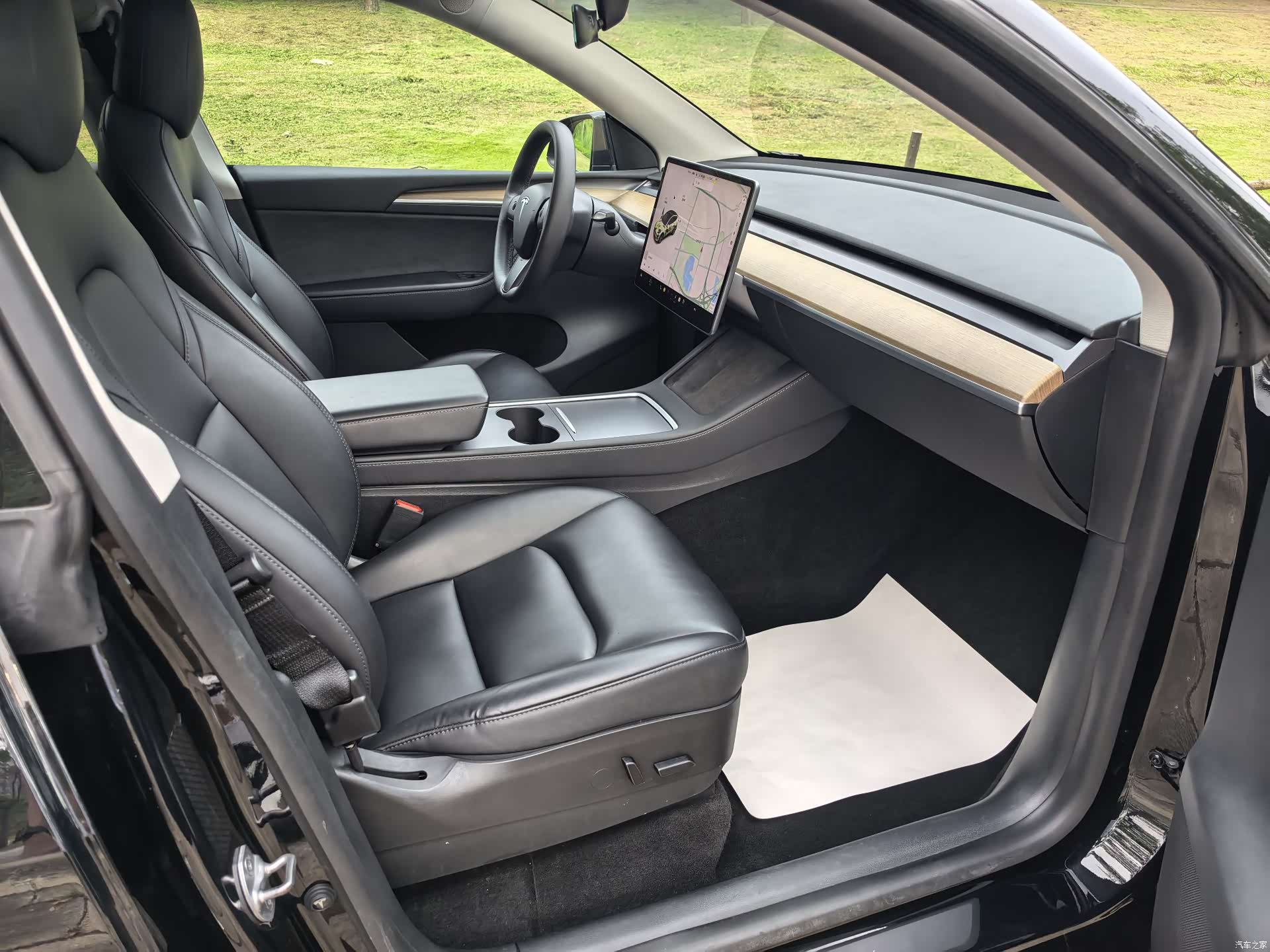 Tesla Model Y, 2021 13