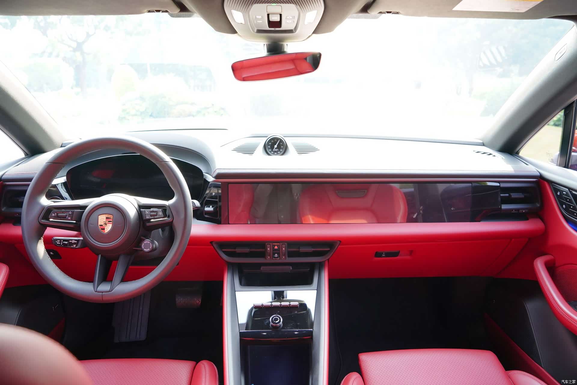 Porsche Macan, 2025 6