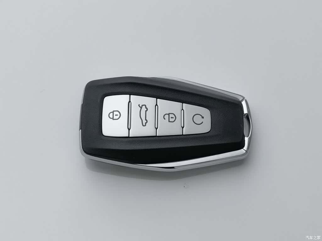 Geely Emgrand, 2023 19