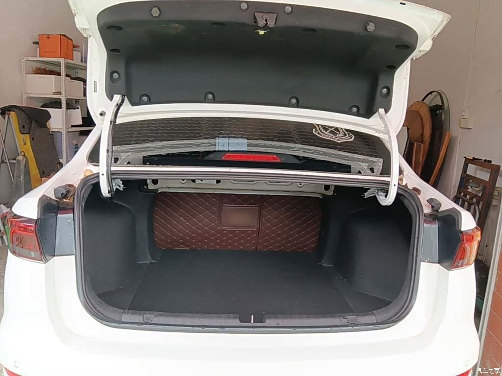 Geely Emgrand, 2024 19