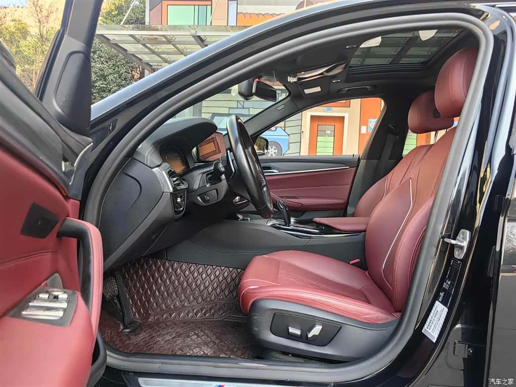 BMW 5 Series, 2021 все фото