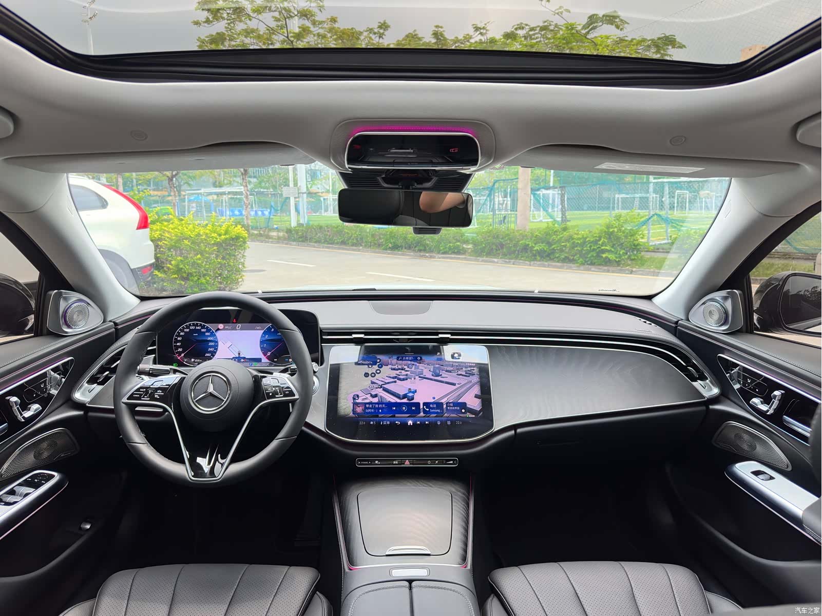Mercedes-Benz E-Class, 2024 15