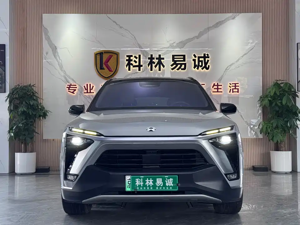 NIO ES8