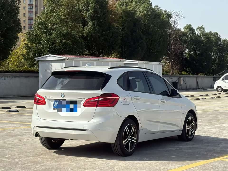 BMW 2 series station wagon