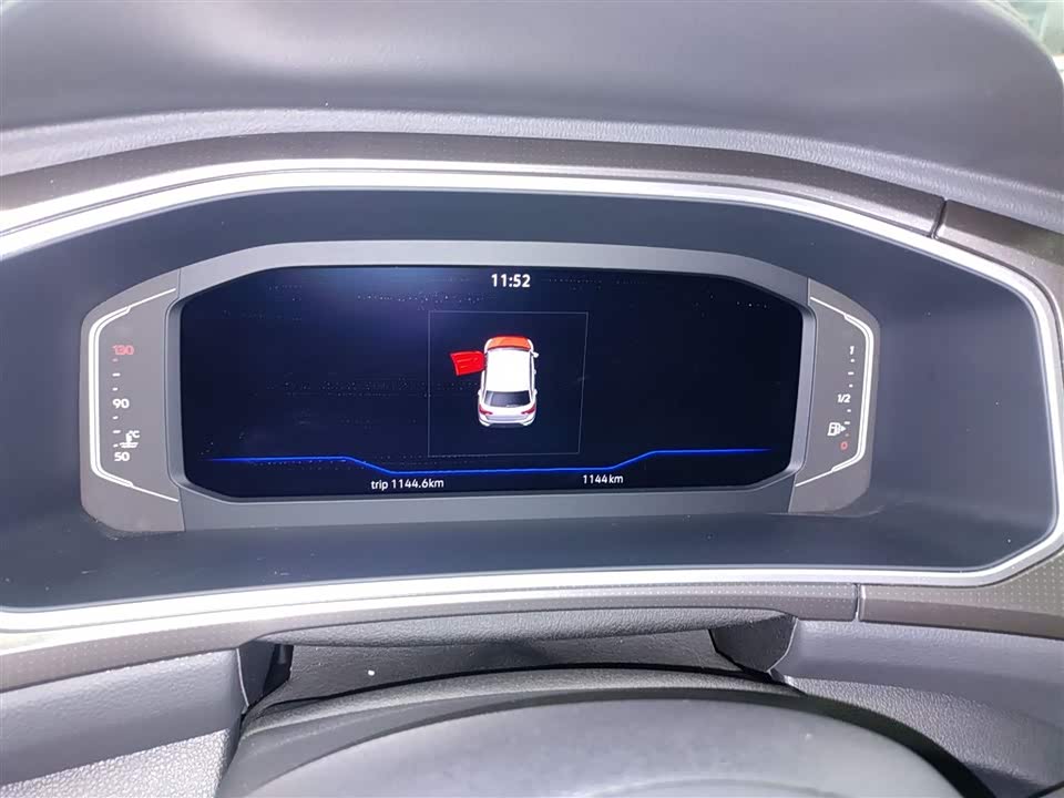 Volkswagen T-ROC exploring Songs