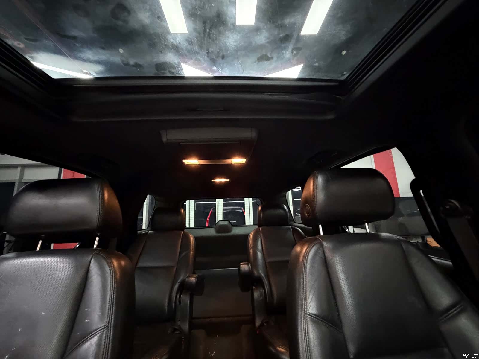 Cadillac Escalade, 2008 23