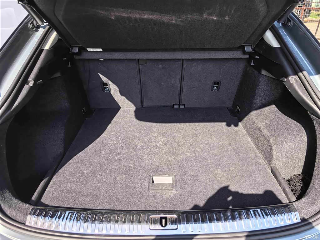 Audi Q3, 2021 8