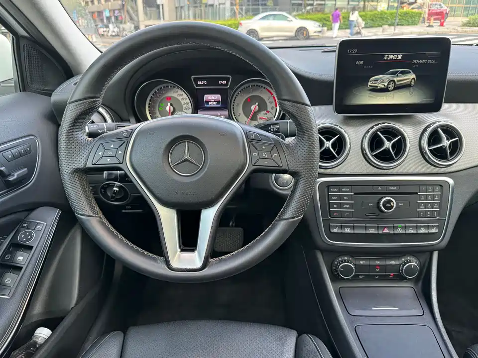 Mercedes-Benz GLA