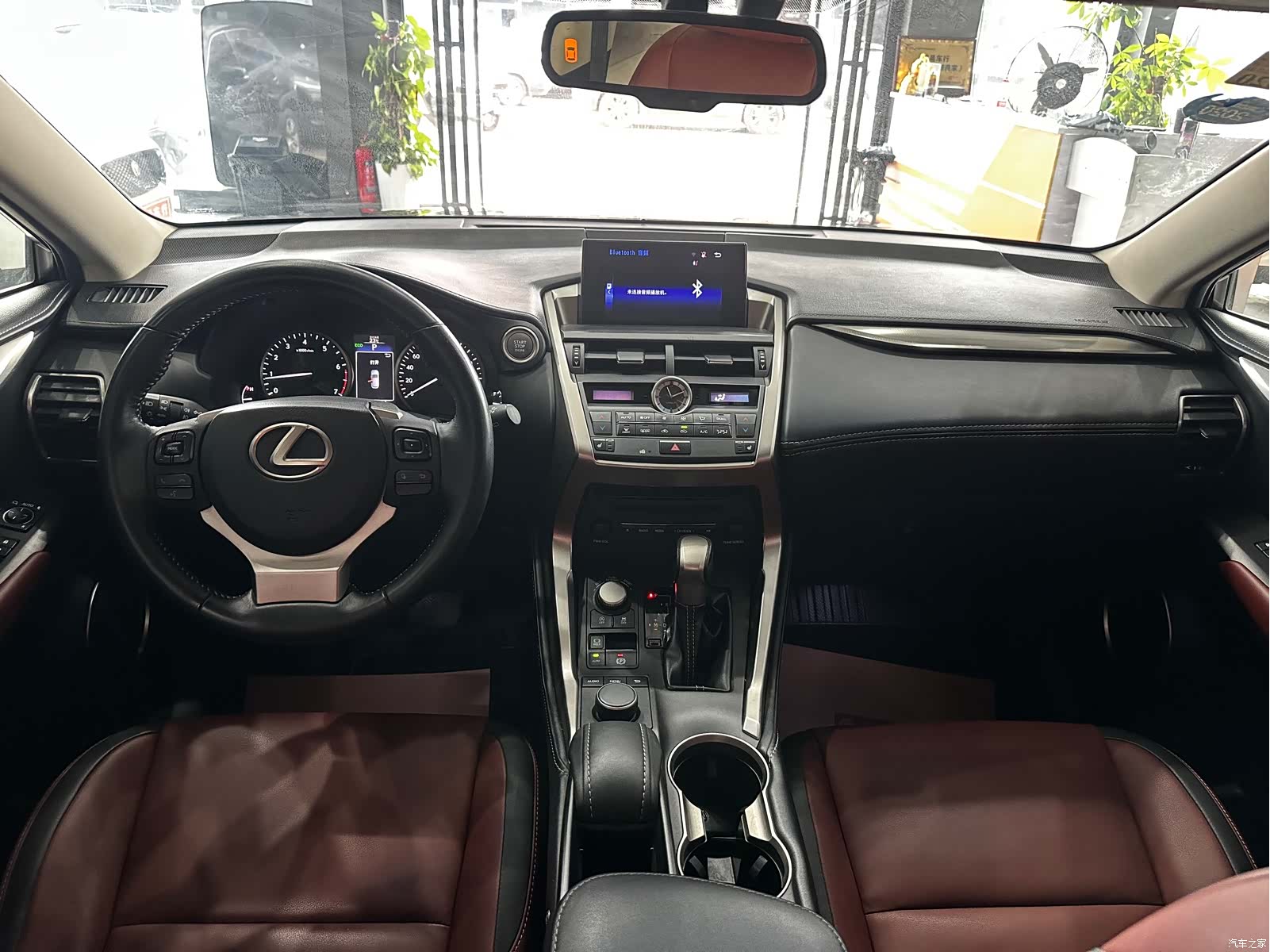 Lexus NX, 2016 10