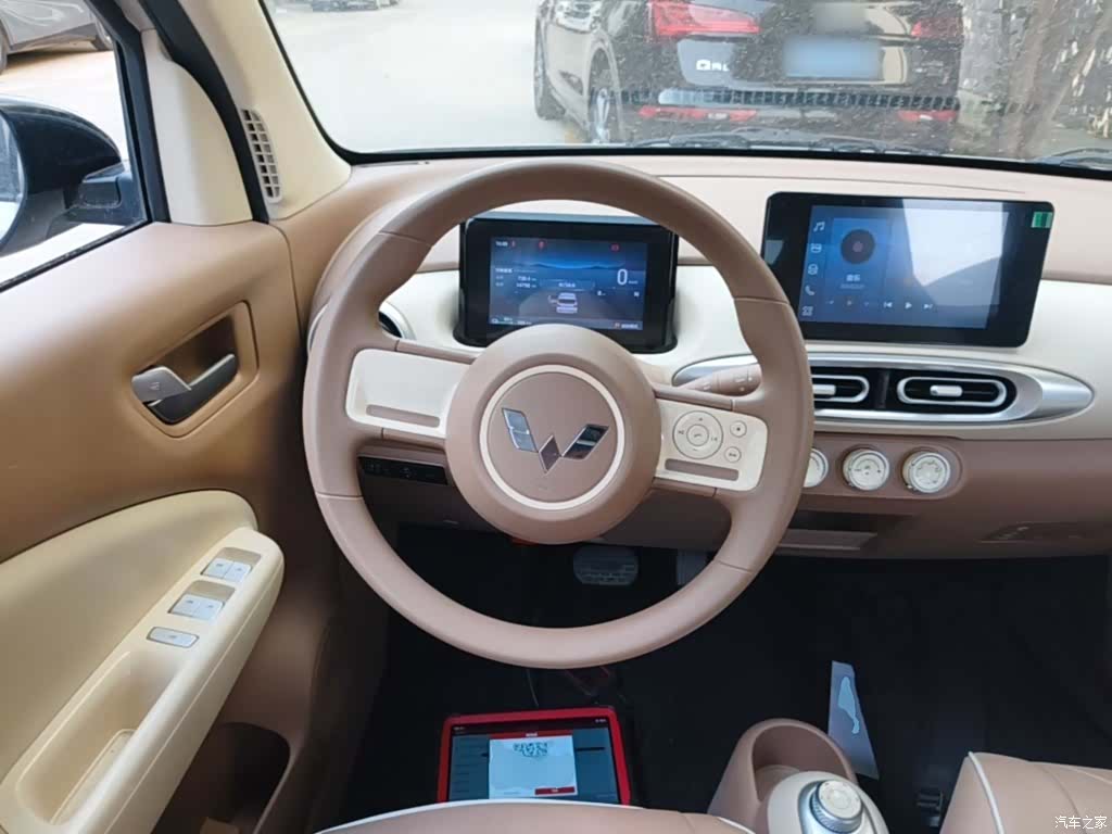 Wuling MINIEV, 2024 11