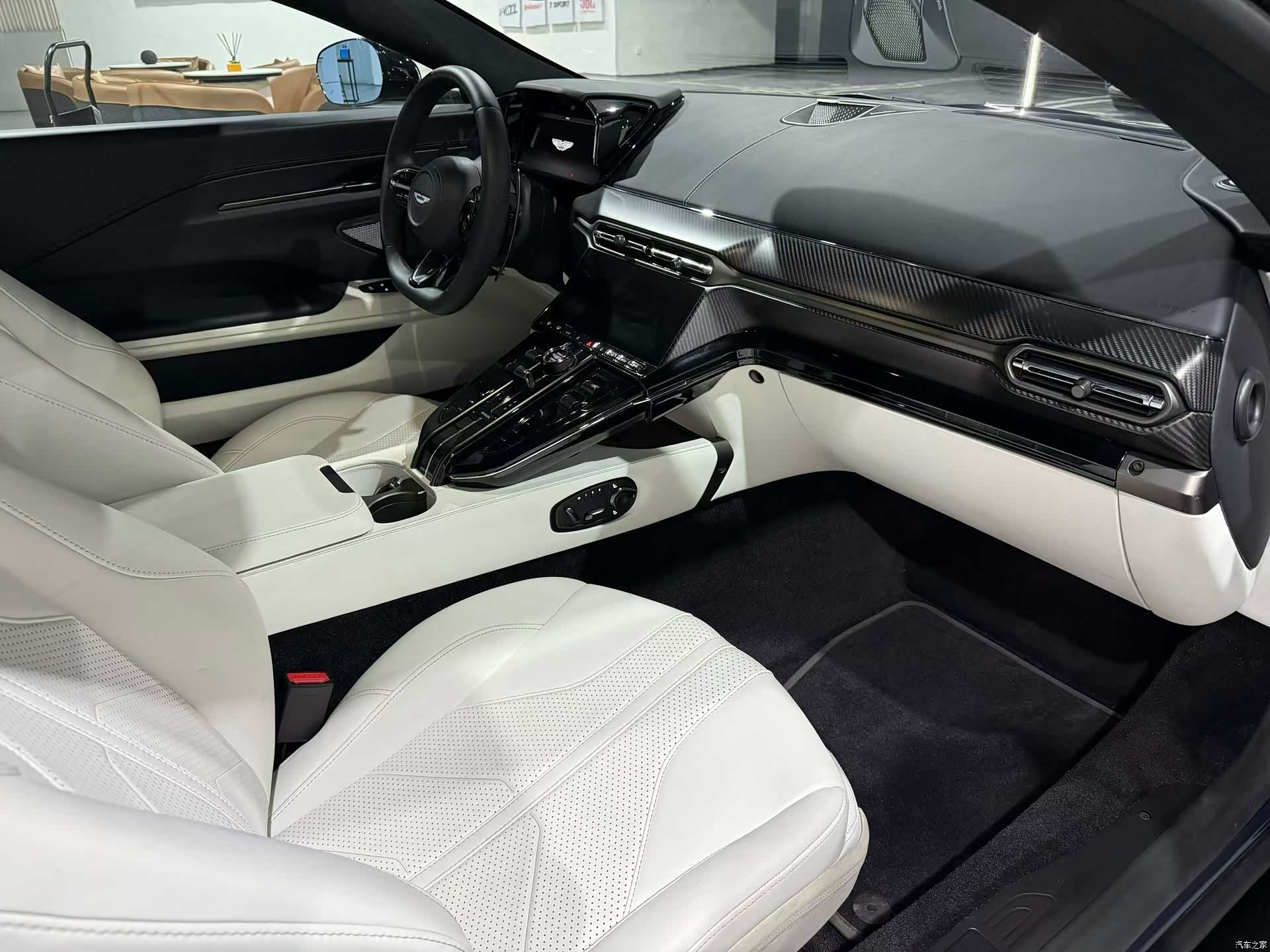Aston Martin Vantage, 2024 7