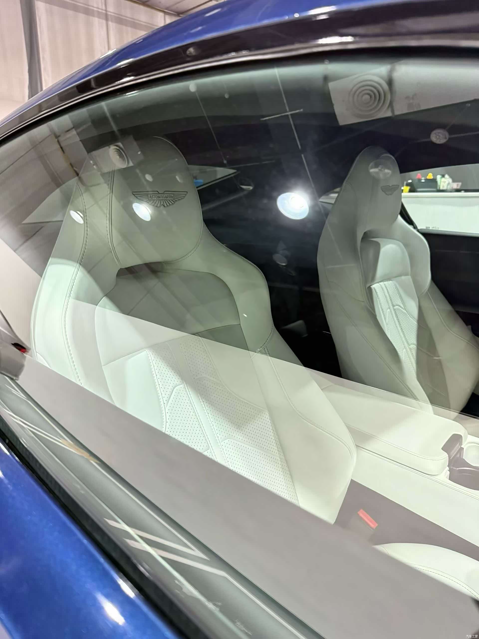 Aston Martin Vantage, 2024 10