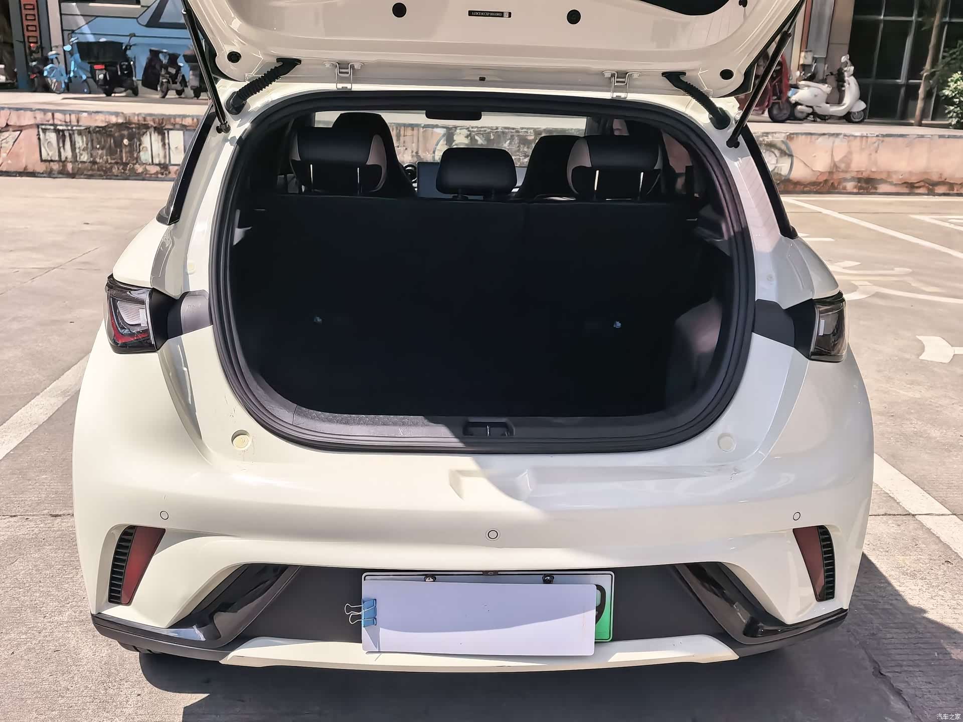 BYD Dolphin, 2023 18