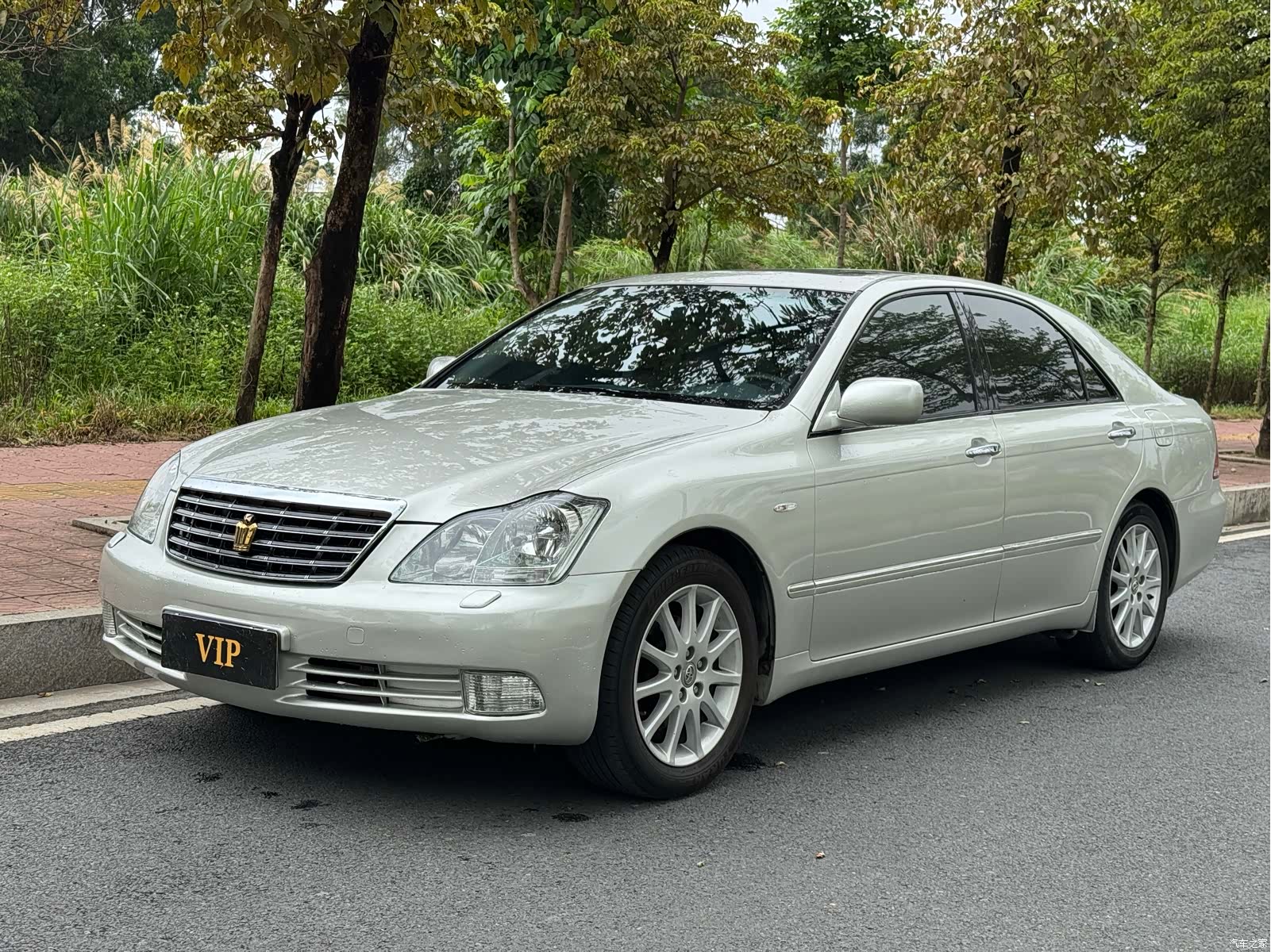 Toyota Crown, 2005 1