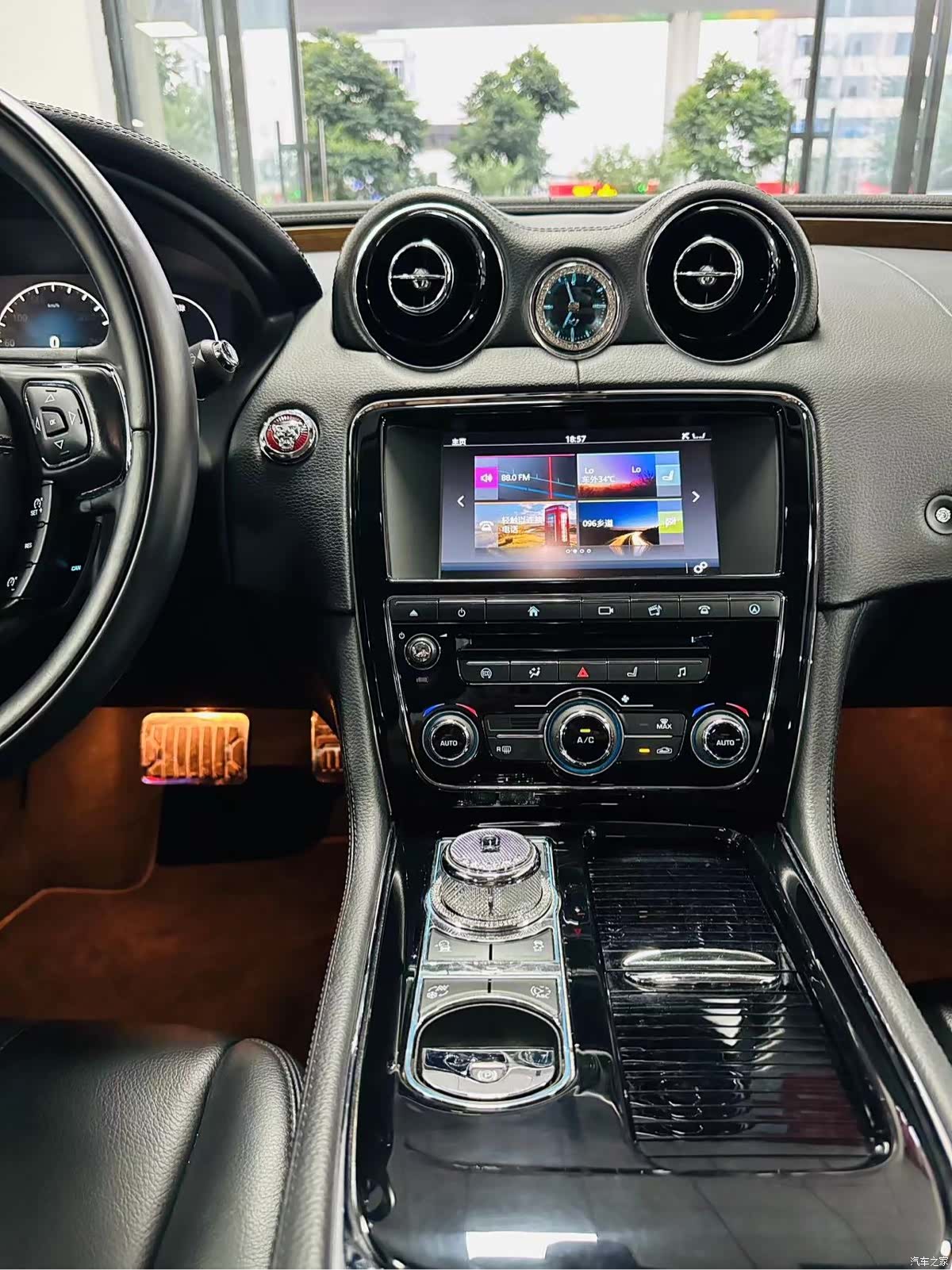Jaguar XJ, 2017 13