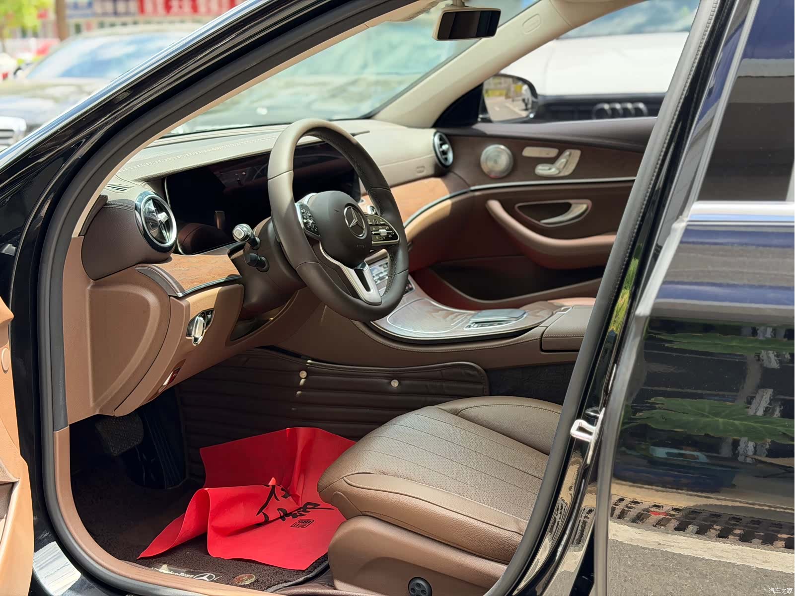Mercedes-Benz E-Class, 2019 6