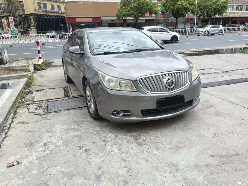 Buick LaCrosse, 2010 3