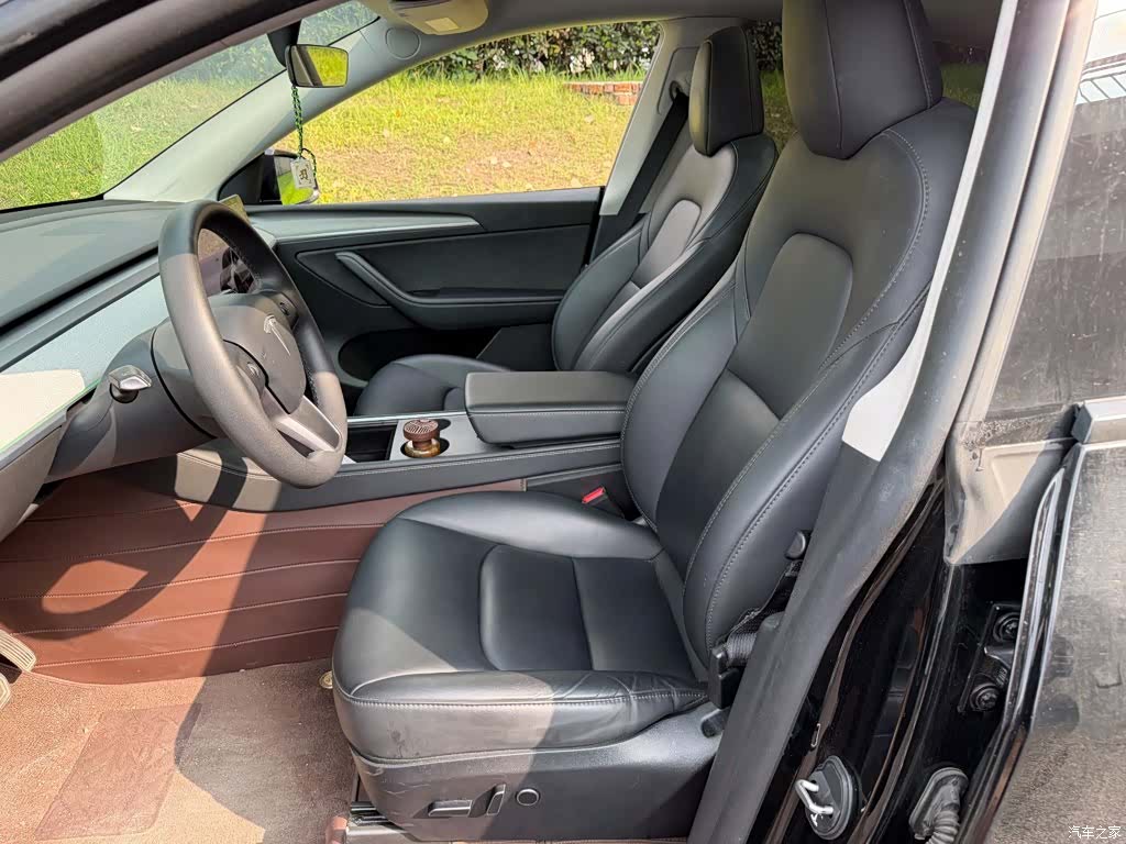 Tesla Model Y, 2023 8