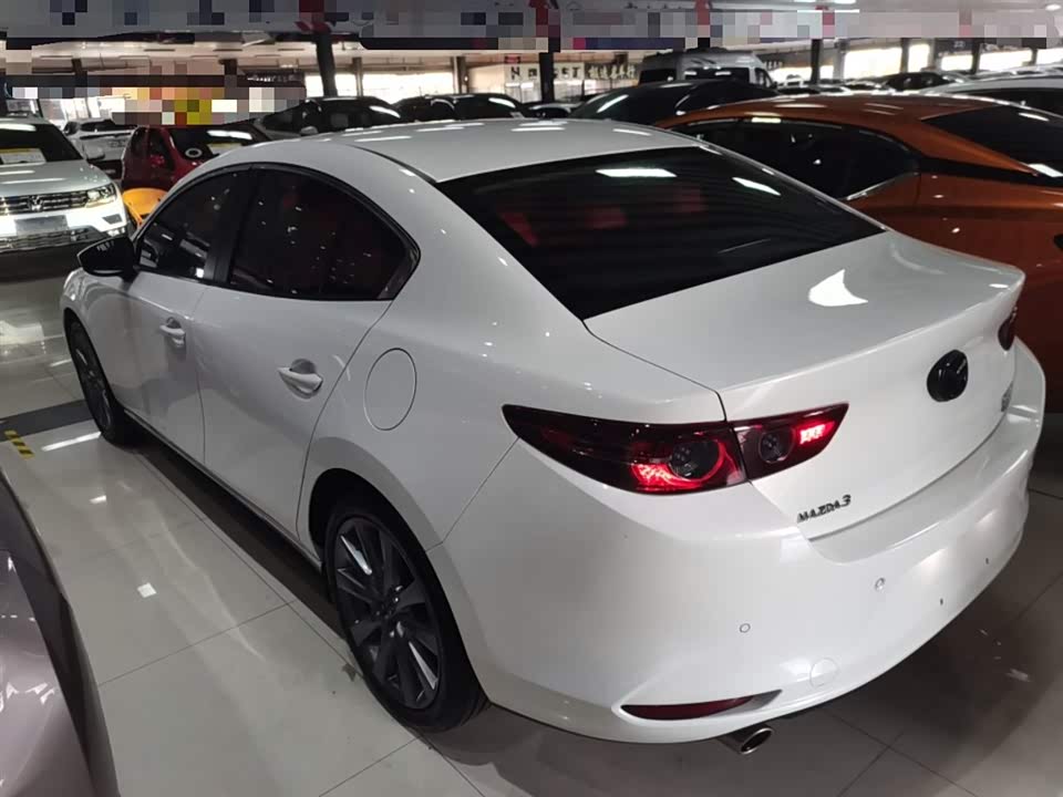 Mazda 3 Angkesaila