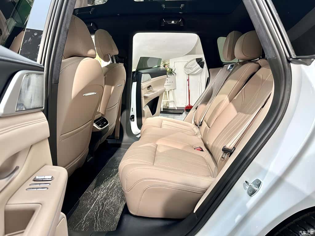 Xpeng G9, 2025 15