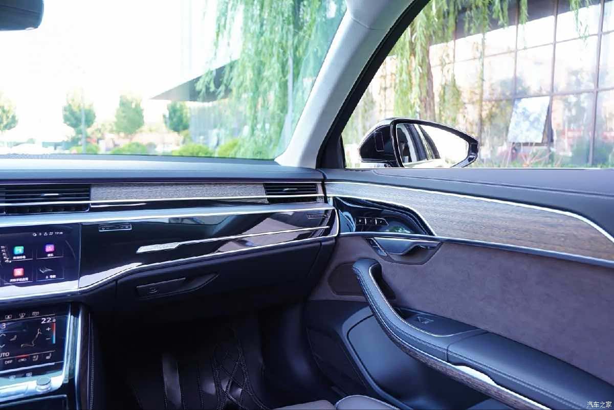 Audi A8L, 2024 19