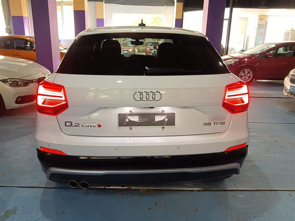 Audi Q2L