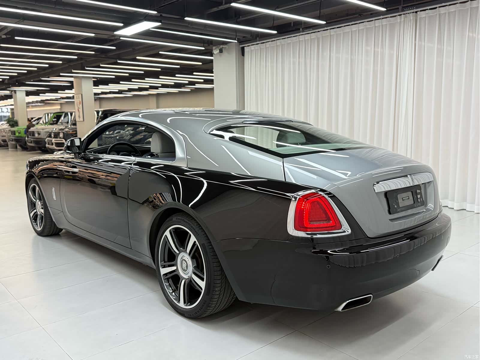 Rolls-Royce Wraith, 2020 4