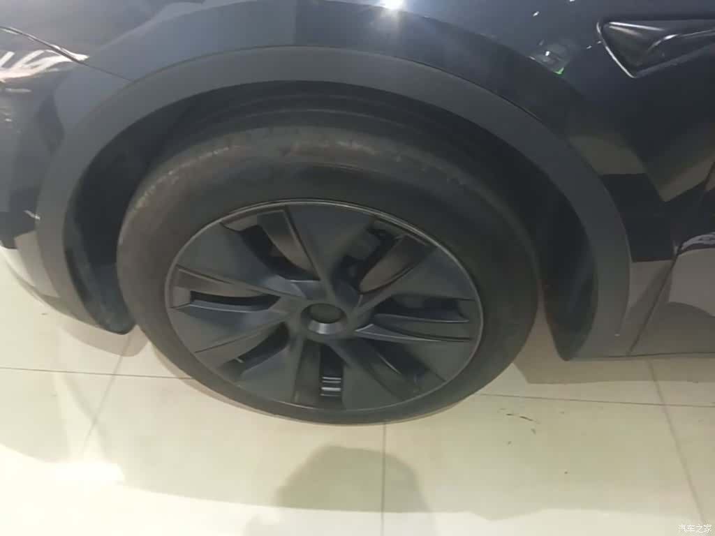Tesla Model Y, 2024 23