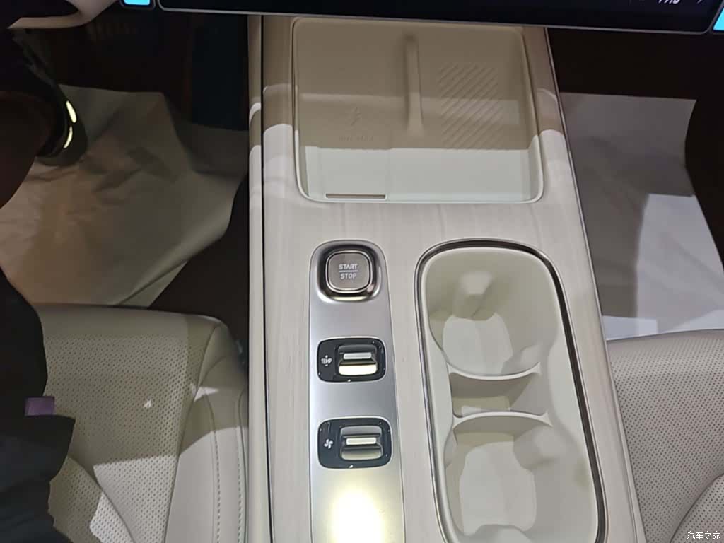 Xiaomi SU7, 2025 14