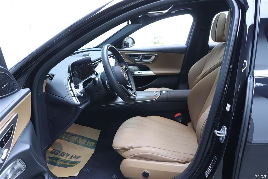 Mercedes-Benz E-Class, 2024 15