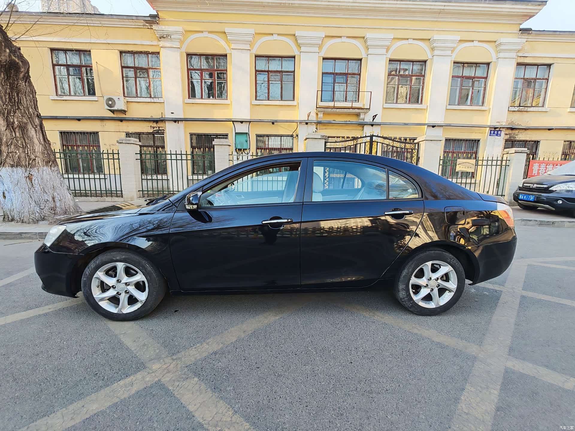 Geely Emgrand, 2011 7