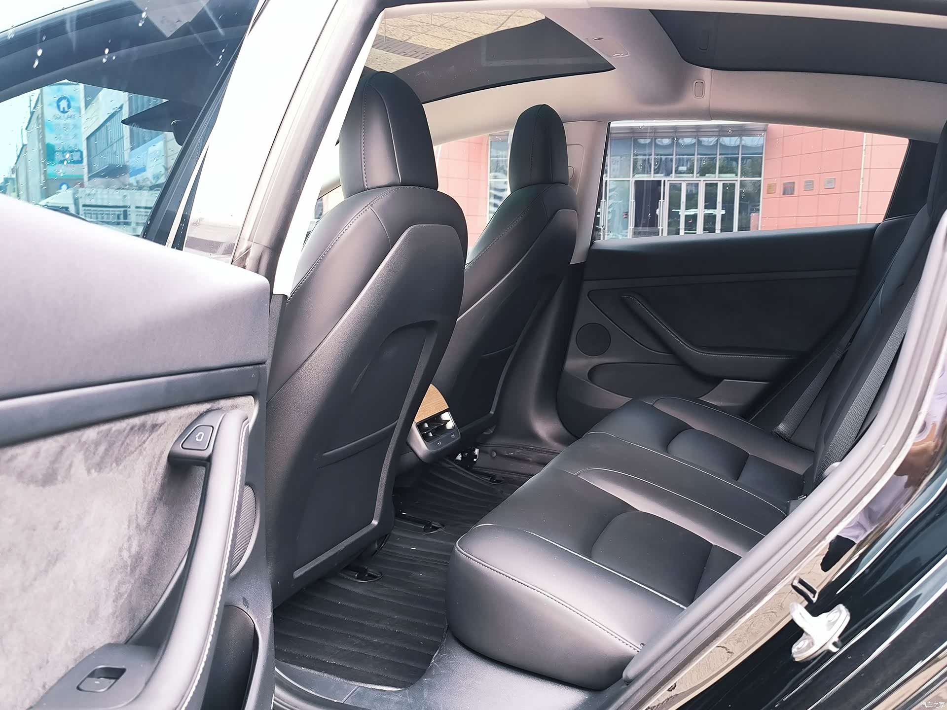 Tesla Model 3, 2022 9