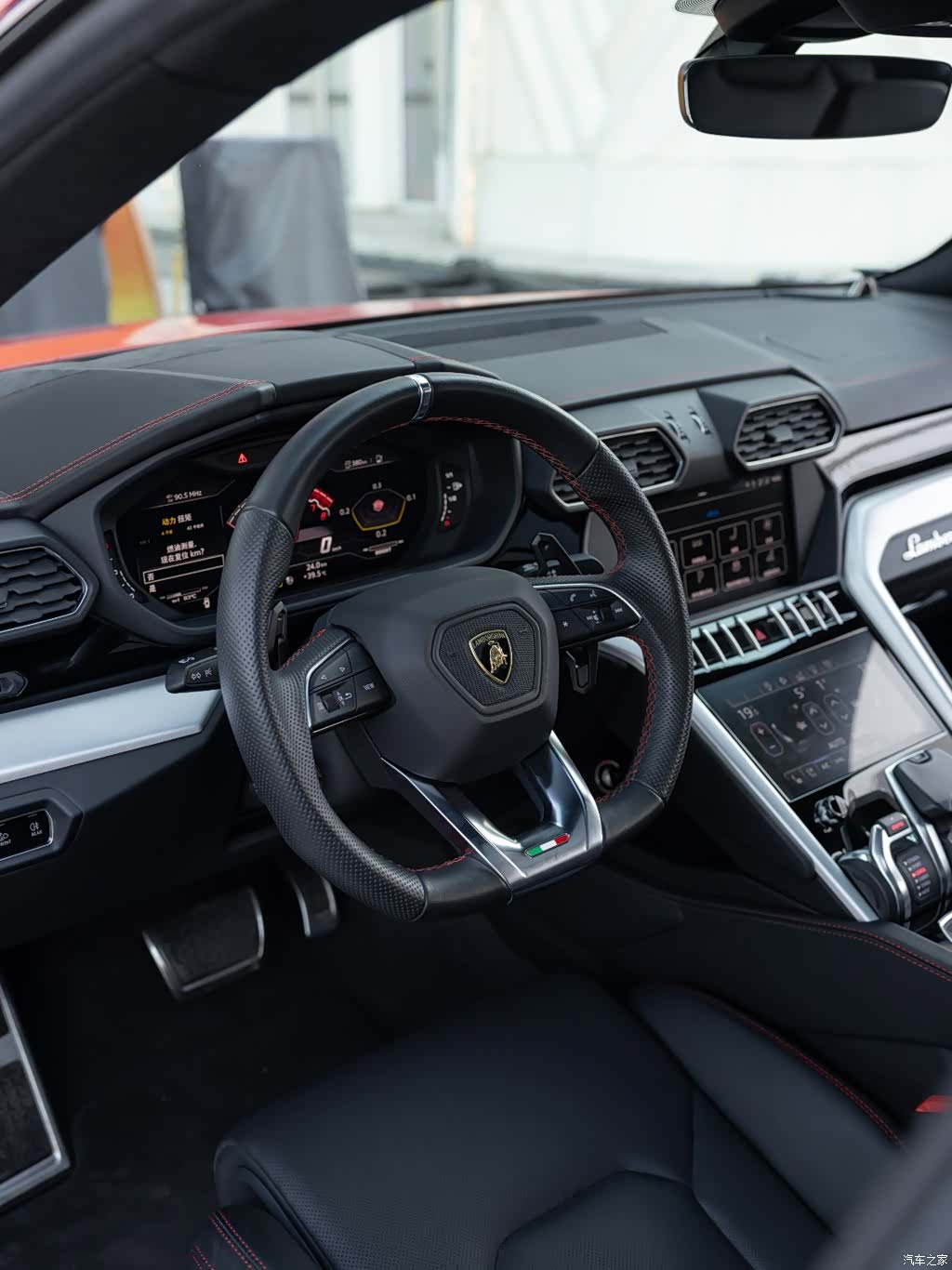 Lamborghini Urus, 2019 9