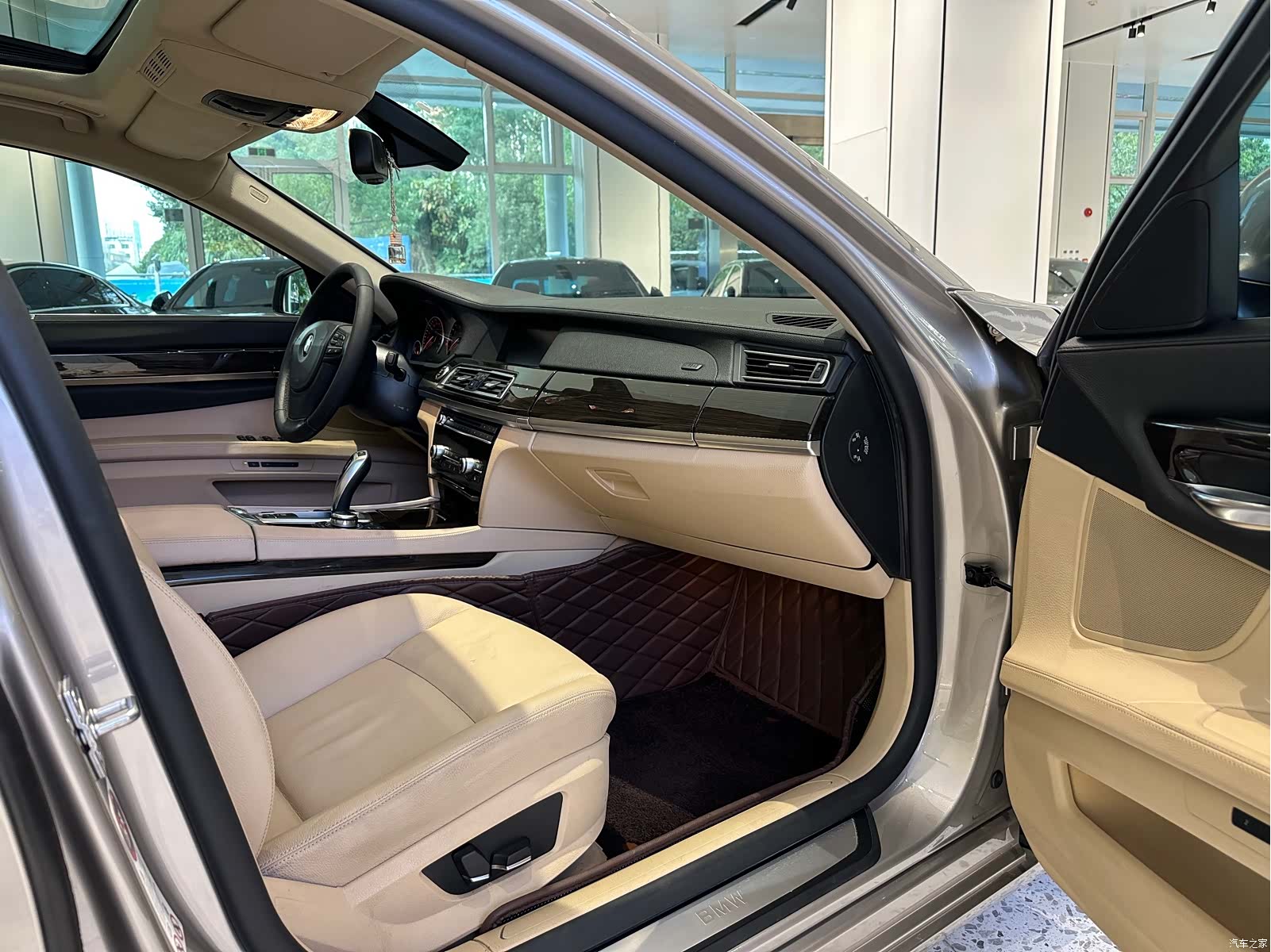 BMW 7 Series, 2011 12
