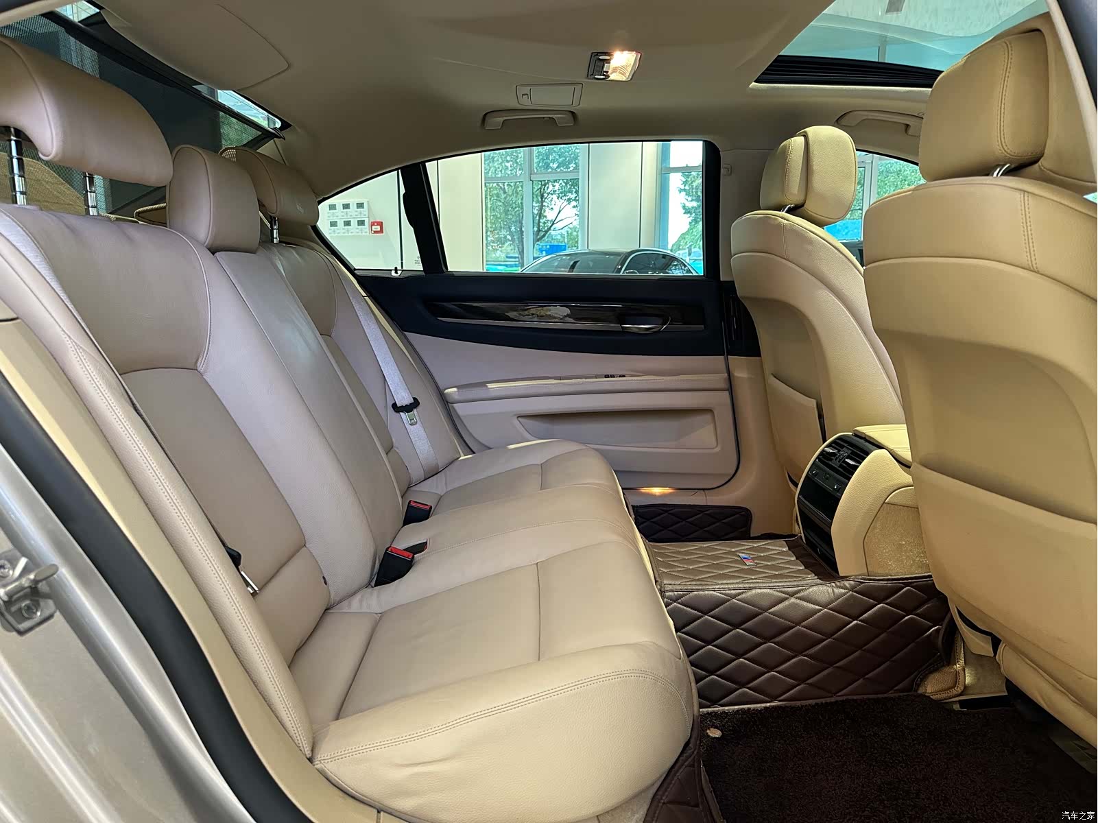 BMW 7 Series, 2011 13