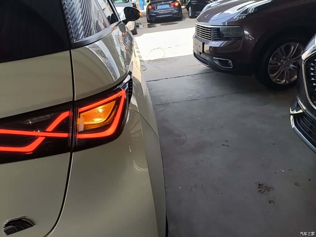 BYD Dolphin, 2023 8