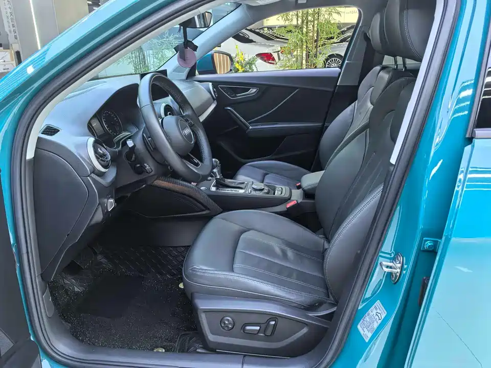 Audi Q2L