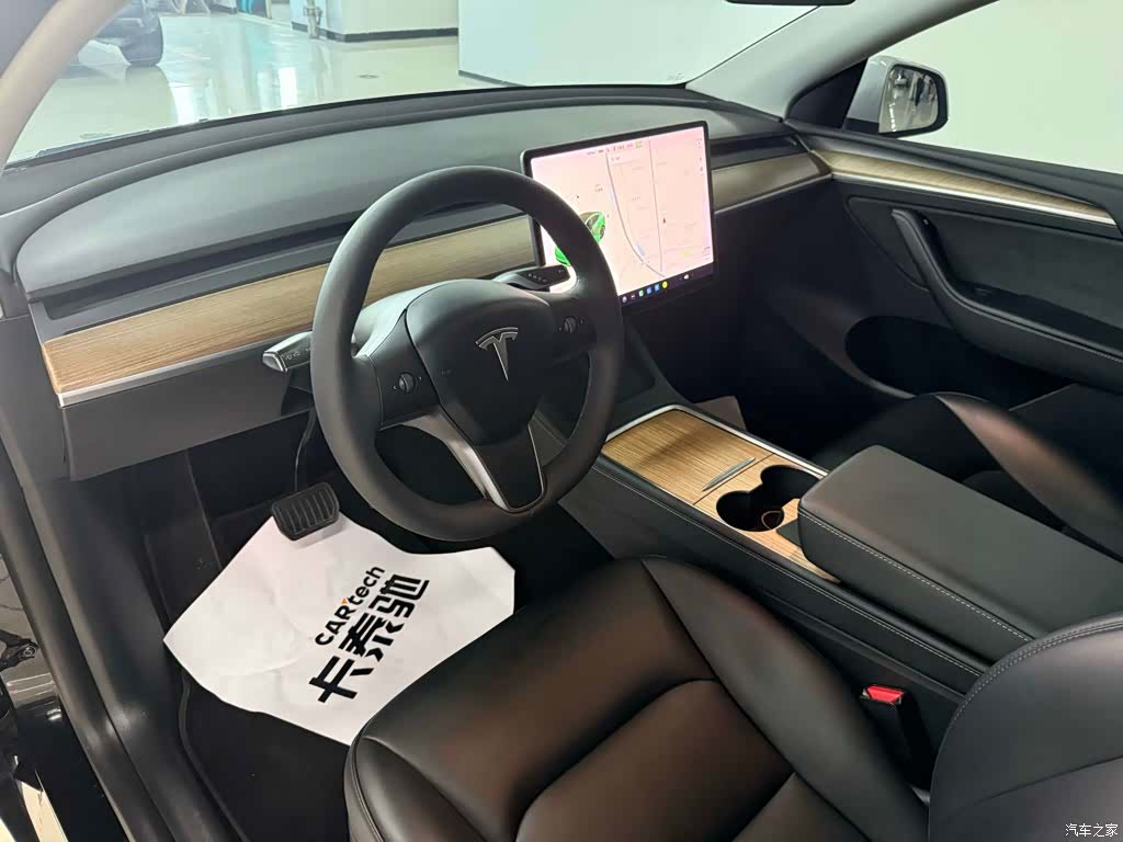 Tesla Model Y, 2021 11