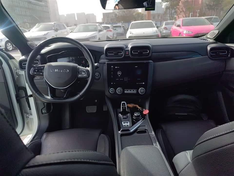 Lynk & Co 03