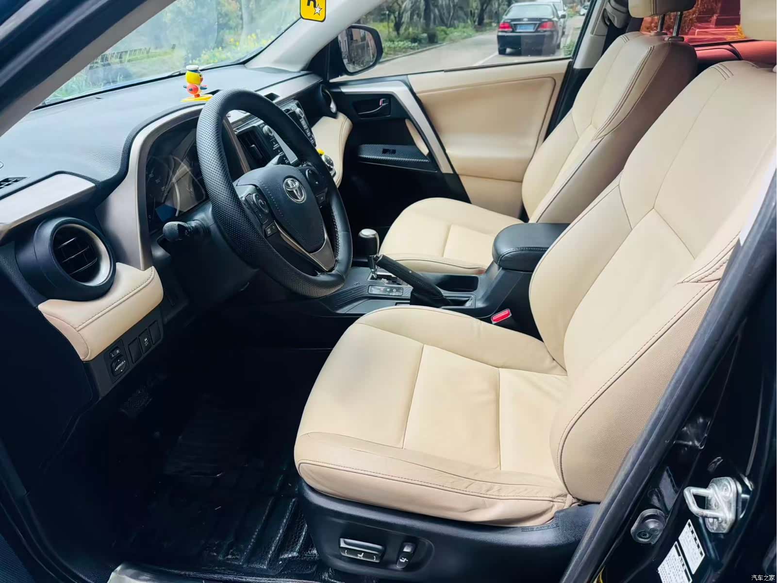 Toyota RAV4, 2013 6