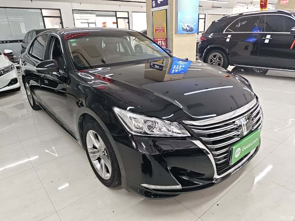 Toyota Crown, 2015 4
