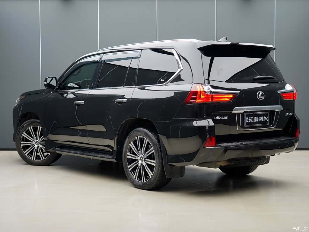 Lexus LX, 2020 4