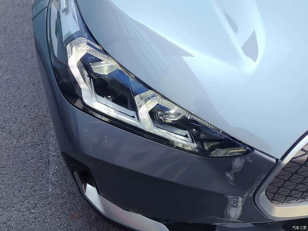 BMW iX1, 2023 13