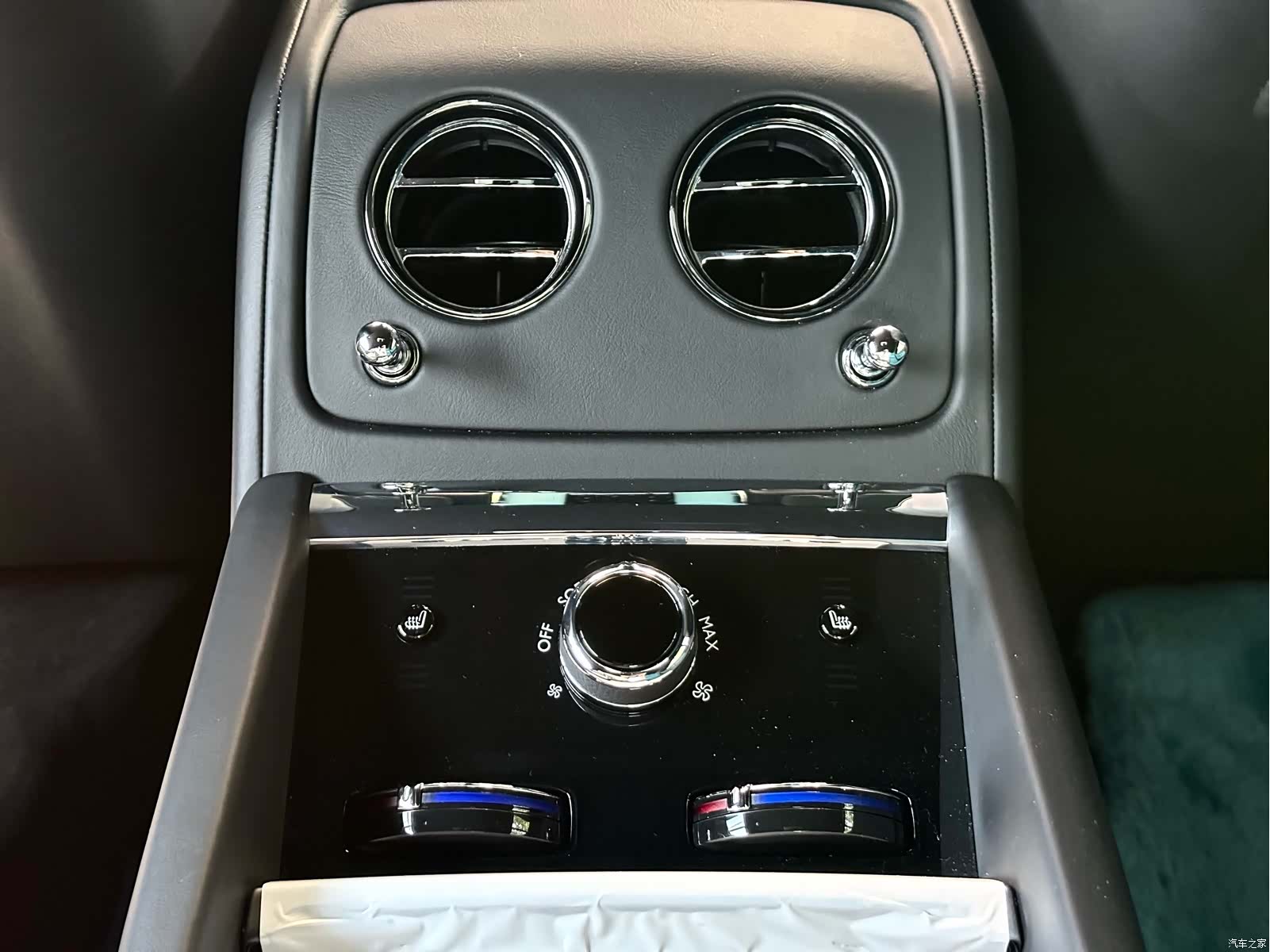 Rolls-Royce Spectre, 2024 21